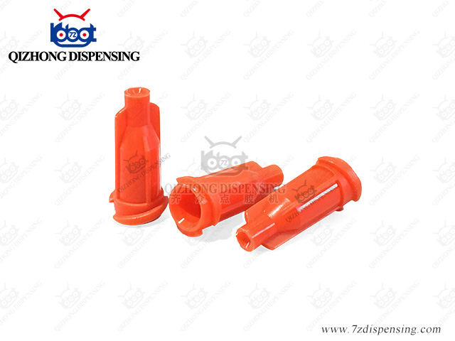 Dispensing syringe head plug